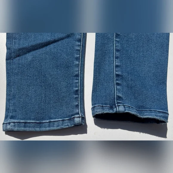 Good American Blue Distressed Skinny Jeans - Picture 4 of 10